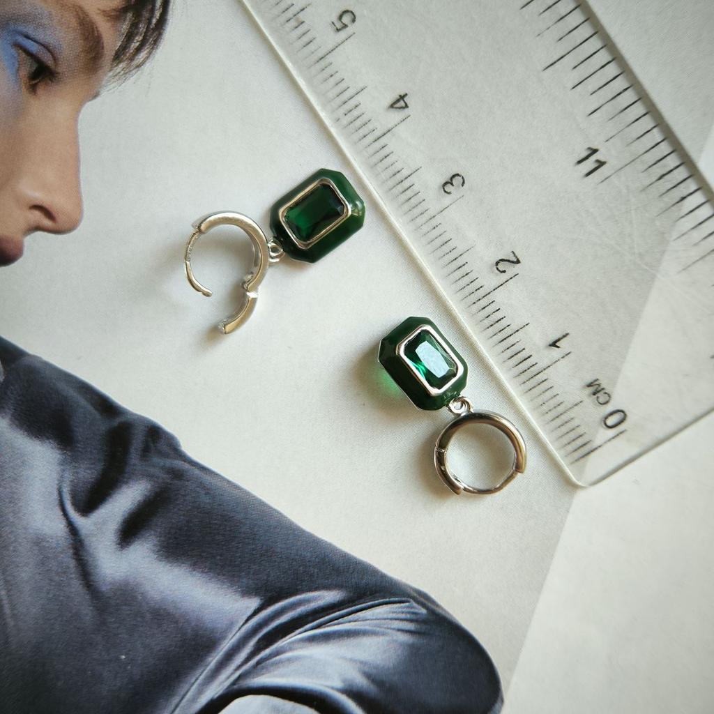 Серебряные серьги с фианитами, емаллю (60002243)