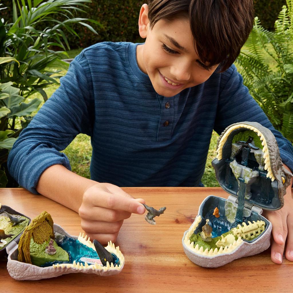 Mattel Мир Юрского периода Микро Компактная Голова Ассортимент с Фигурками Тираннозавра и Спинозавра для Игрового Набора Минифигурок Динозавров Полный Возраст 4 и