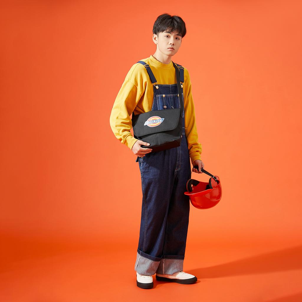Dickies 100th Anniversary Limited Water-Resistant Ultra-Light Multi-Compartment Polyester Messenger Bag Unisex Messenger Bag Black DK010603BLK1