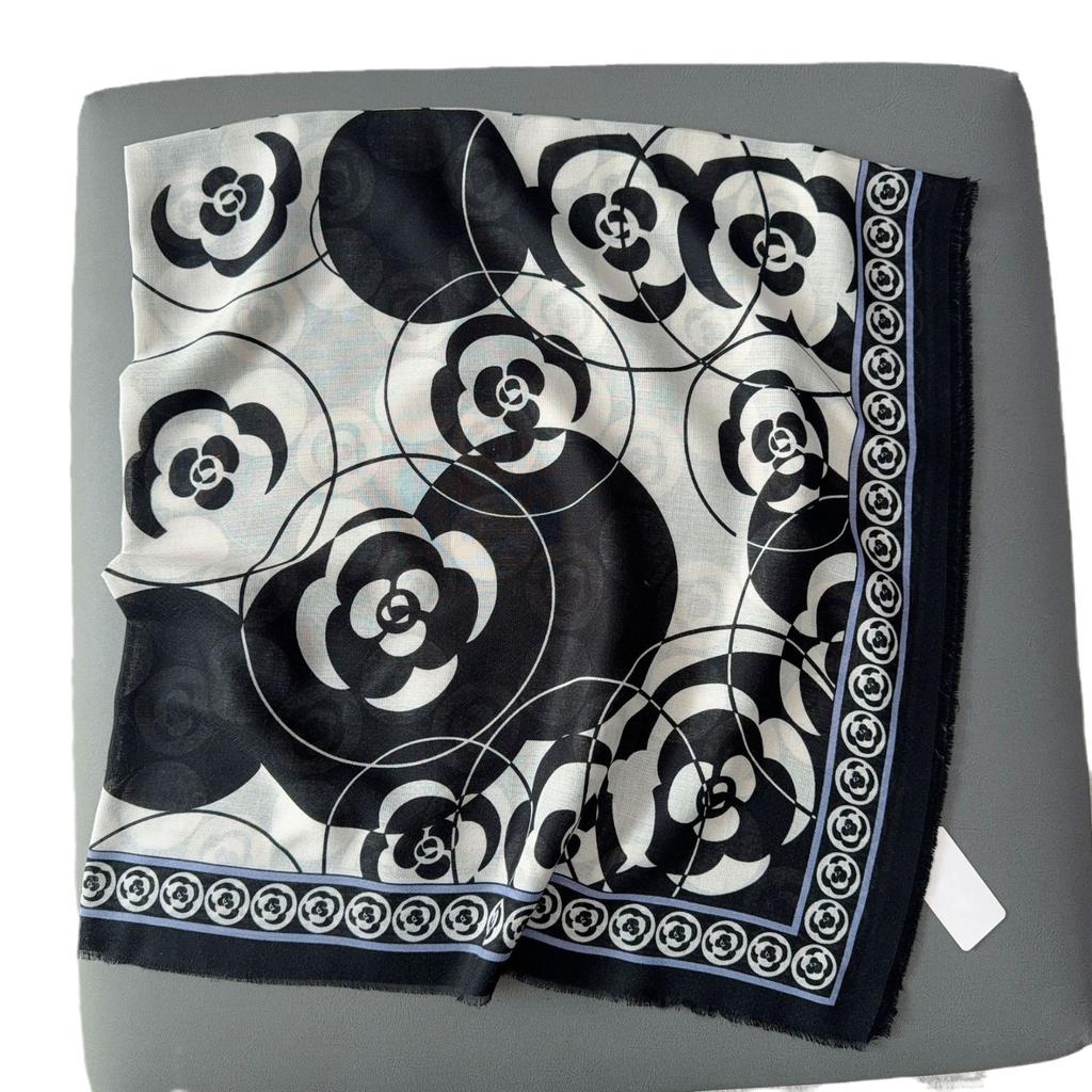 New Autumn and Winter Camellia High-end Scarf Fashionable Versatile Decorative Warm Square Scarf Air-conditioned Room Shawl