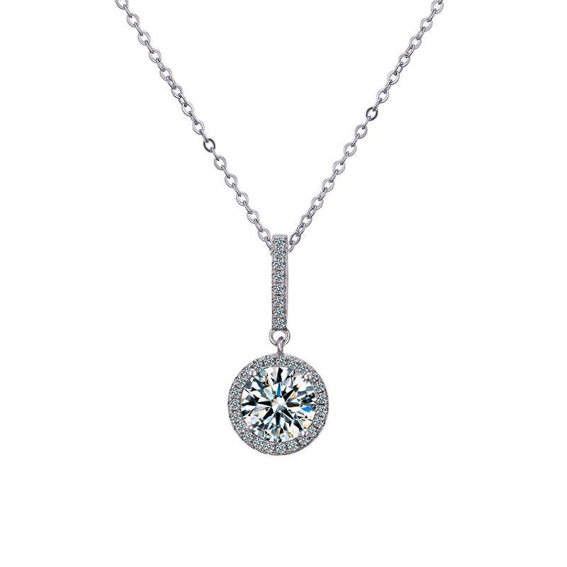 Women's Luxury Round Disc Collarbone Necklace PT950 Platinum 2Ct Moissanite - Collarbone-fitting, neck-lengthening, noble aura