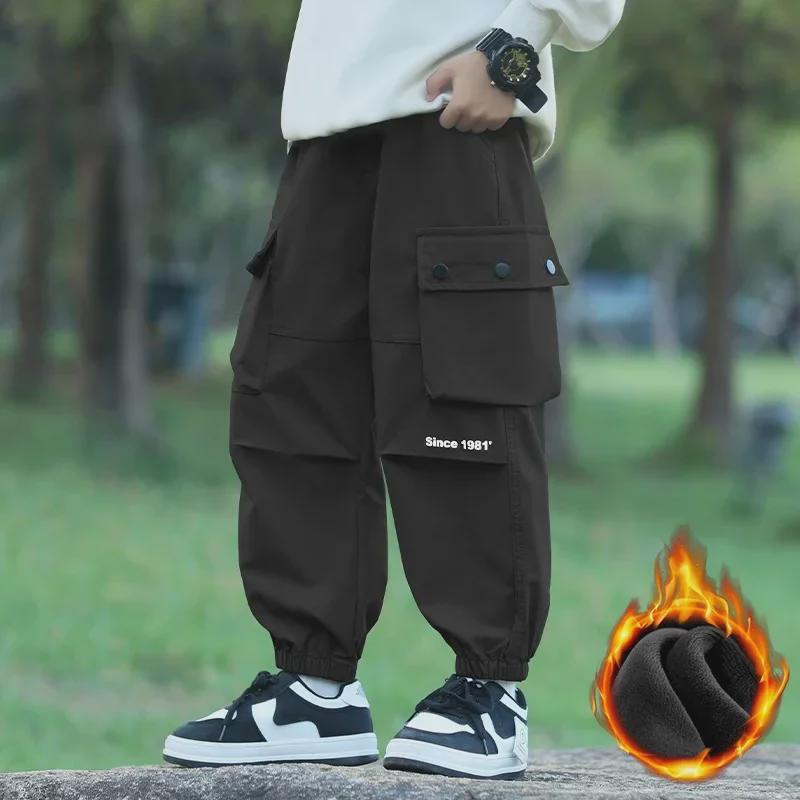Ветрозащитные водонепроницаемые брюки для мальчиков: Модные бархатные рабочие брюки осень/зима 2024 года