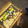 Нетоксичная Светящаяся Акриловая Рисовальная Магическая Светодиодная Прозрачная Доска Доска для Заметок Детские DIY Образовательные Игрушки Подарок со Подставкой с 7 Цветными Маркерами