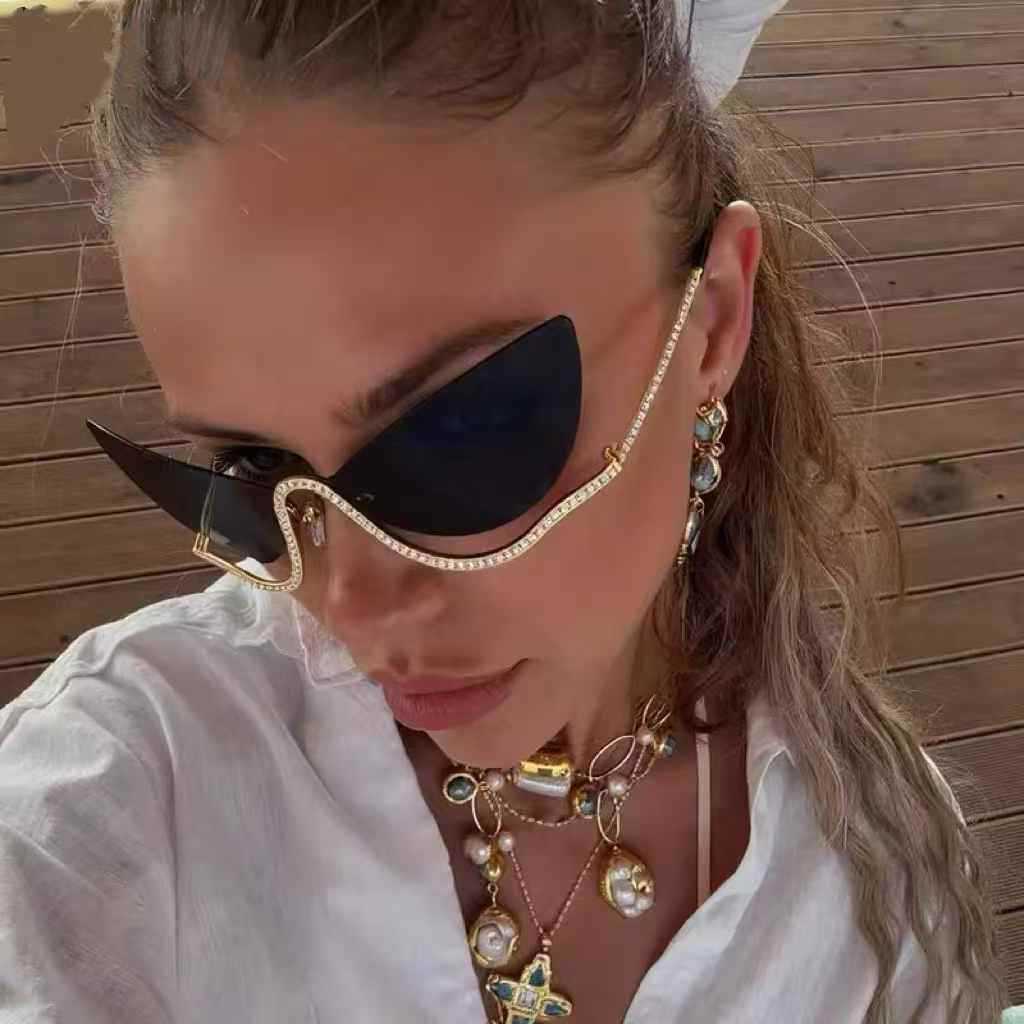 Vintage Rimless Cat Eye Sunglasses Women Luxury Brand Designer Sun Glasses Punk Popular Diamond Butterfly Eyeglasses Uv400