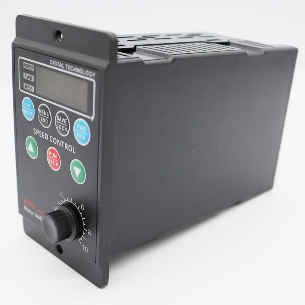 Преобразователь частоты привода двигателя переменного тока 220 В с однофазным входом и трехфазным выходом и четырехразрядным цифровым дисплеем T13-750W-12-H