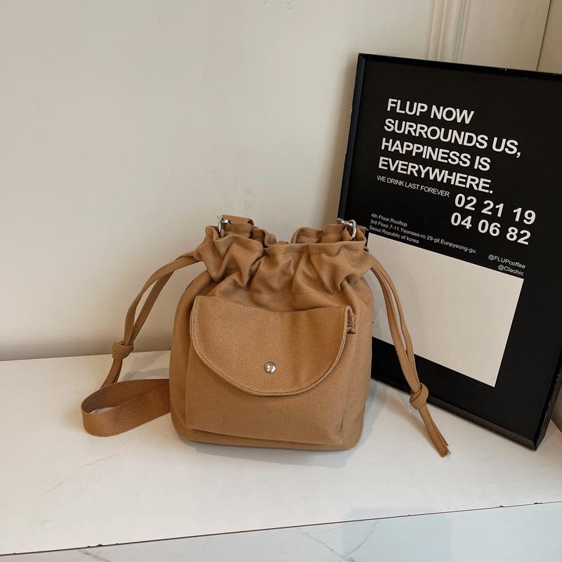 Personalized Bag Women's 2025 New Korean Version of Fashion Pleated Niche Bucket Bag Casual Spring Shoulder Messenger Bag Tide