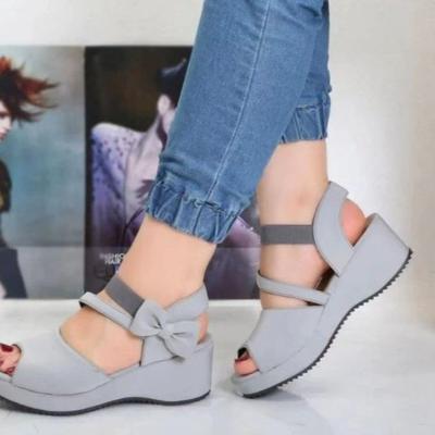 Женские сандалии, модные летние однотонные туфли на танкетке с открытым носком и галстуком-бабочкой, женская повседневная обувь на платформе, женская