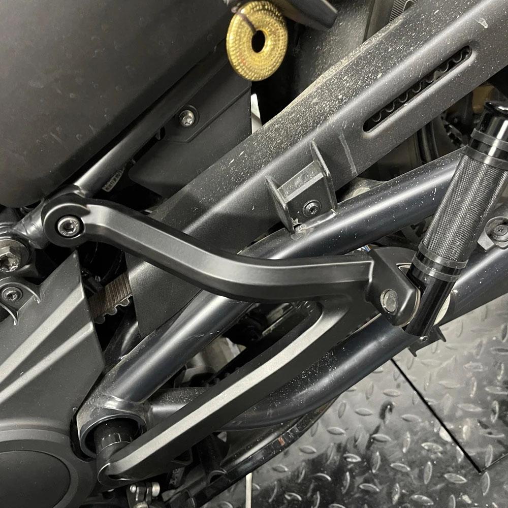RH1250S Passenger Footpegs Mount Foot Pedal Bracket Moto Rear Passenger Insulation Cover For Harley Sportster S 1250 2021 2022