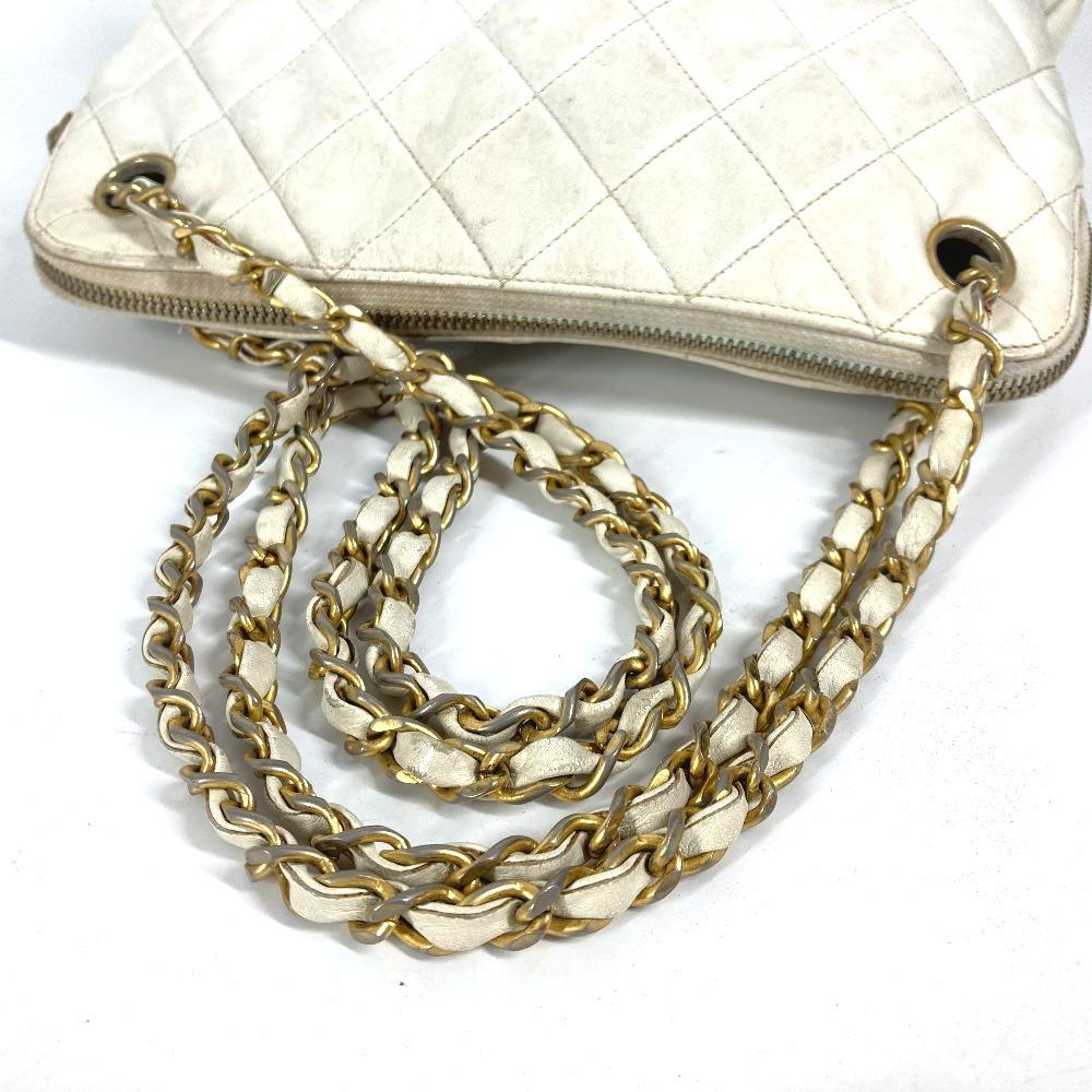 CHANEL vintage Matelasse Quilted Logo Double Chain Shoulder Bag Leather White