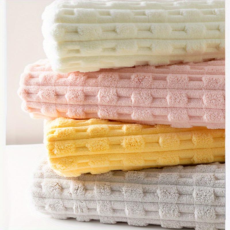 Soft Ultra-Fine Fiber Bath Towel, Absorbent and Quick Drying Towel, Home Soft Thickened Coral Velvet Bath Towel
