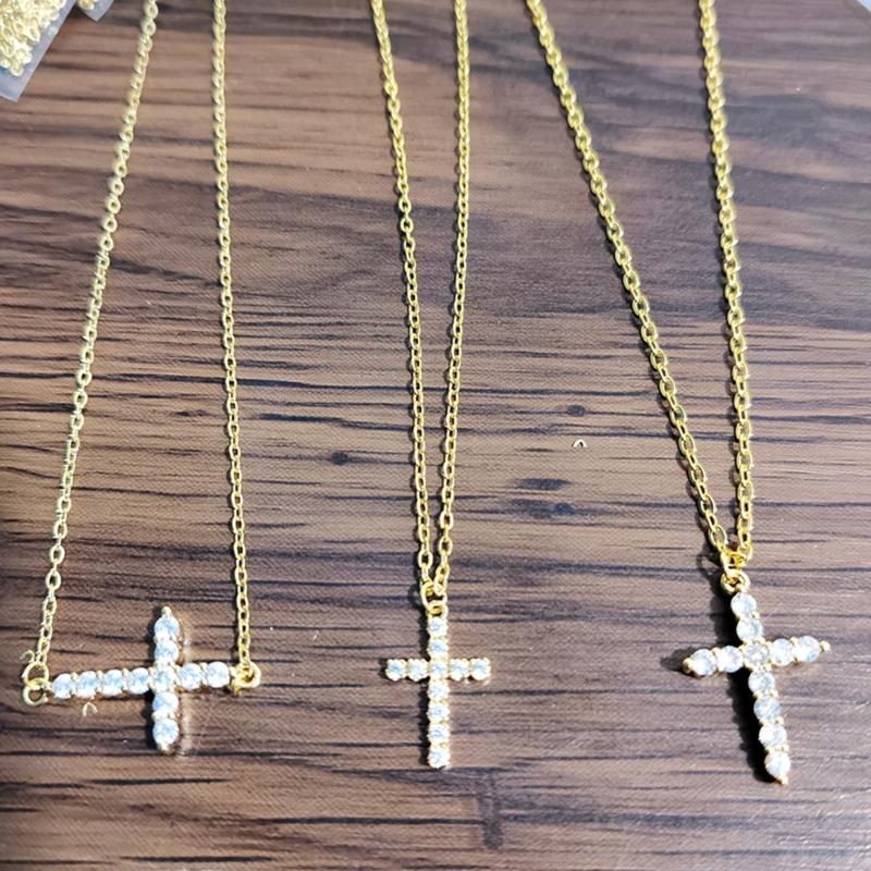 Elegant CZ Stone Paved Crosses Necklace Exquisite Crosses Pendant Necklace Jewelry with Shimmering Zircon Embellishment