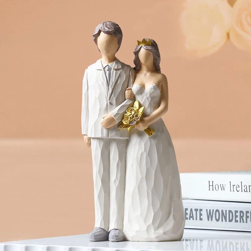 Handmade Resin Couple Figurine Decoration Home Decor Wedding Ornament Valentine Gift