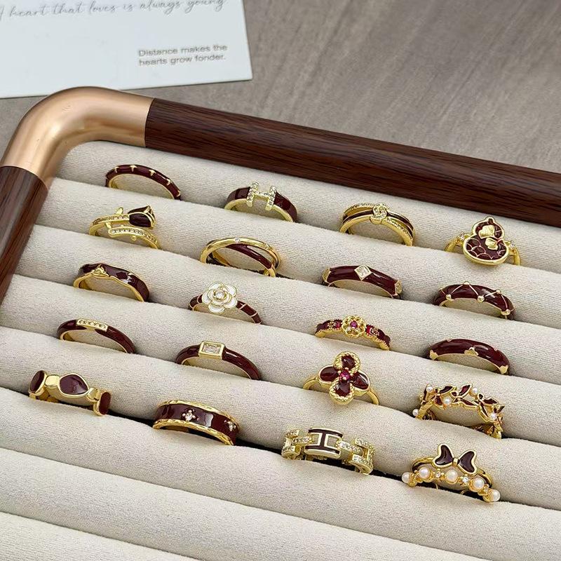 Новогоднее Анкара Красная Капля Масла Кольцо Удачи Zir*****Pen Ретро Легкая Роскошь Нишевый Премиальный Чувственный Кольцо на Указательный Палец Женское