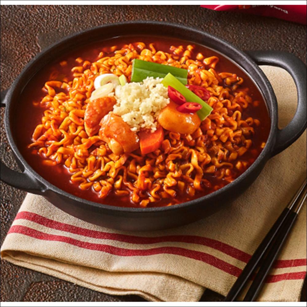 Samyang Рамен с курицей Бульдак Хот Чикен (Мультиупаковка) 145 г х 4 упаковки