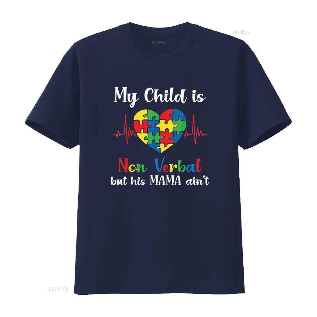 Женская футболка My Child Non Verbal But HIs Mama Ain t Autism Awareness Mom Shirt Черная винтажная стираная топ для повседневной носки Немного