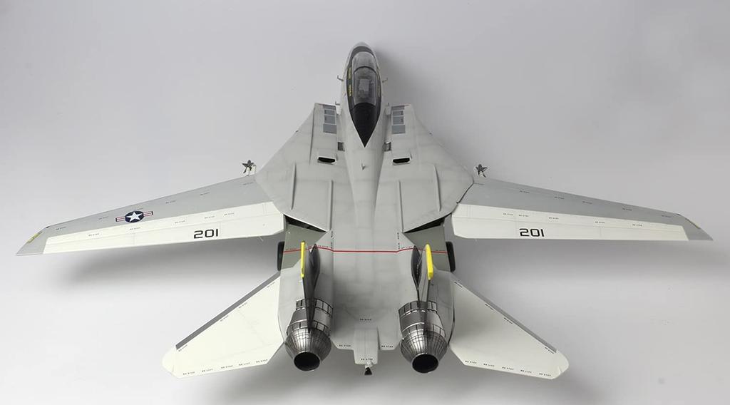 Масштабная авиационная серия Navy Tomcat Jolly Rogers Пластиковый набор Platz/Italeri 1/48 США. F-14A (1970-е годы VF-1, VF-2, VF-84) TPA-01