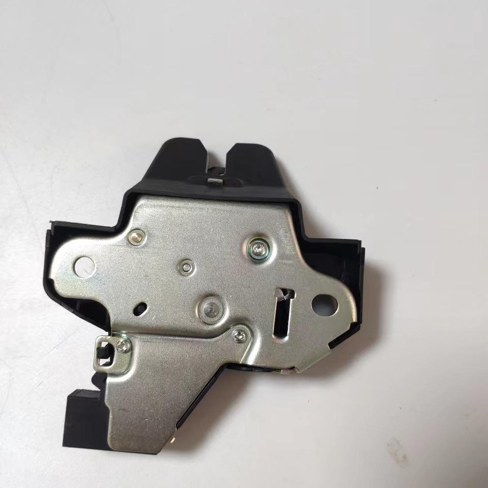 Замок багажника Toyota 64600-02121