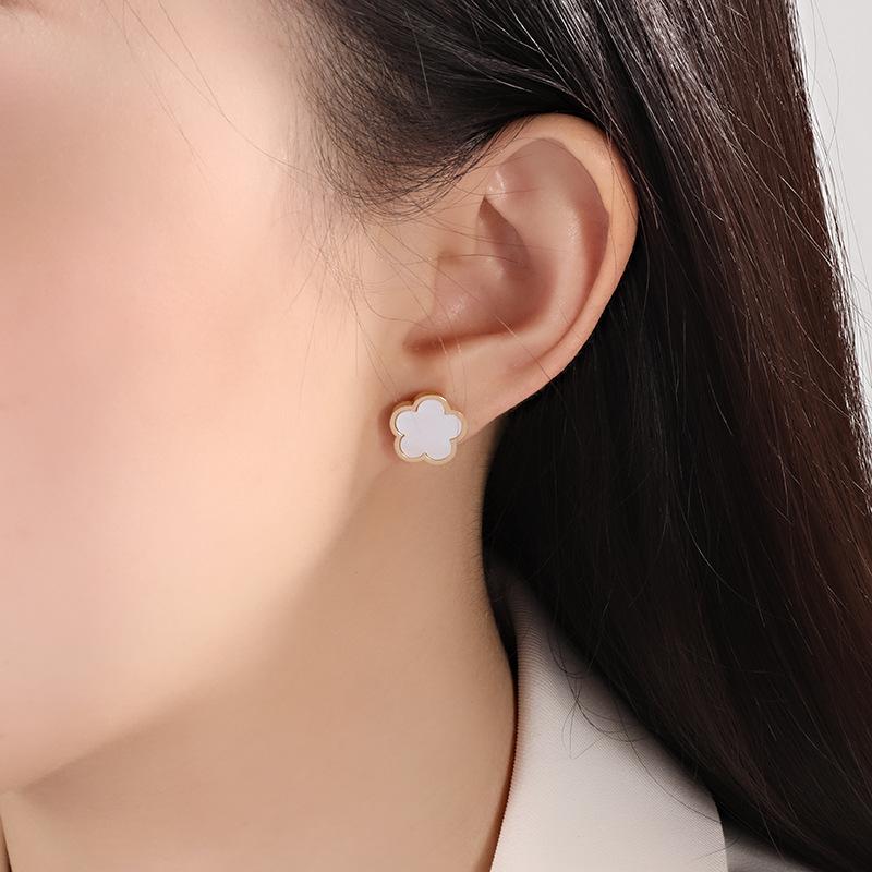 Titanium Steel Korean Light Luxury White Bai Xiahua Little Flower Earrings