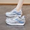 Женские кроссовки из серебристой сетки, универсальные, легкие, дышащие, повседневные, модные кроссовки на шнуровке, обувь на платформе, увеличивающая рост, 2025