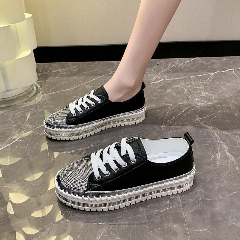 Модные туфли большого размера со стразами для женщин 2024 года, новые повседневные и удобные туфли на шнуровке со шнуровкой