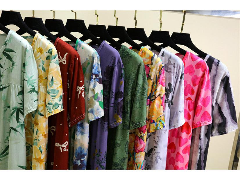 2025 Женское летнее платье с цветочным принтом из хлопка и шелка - Приталенный французский стиль с плиссированным вискозным подкладом и короткими рукавами