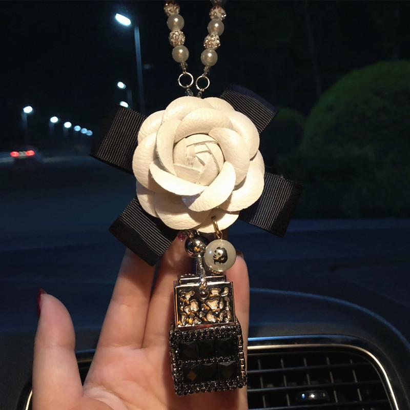 Очаровательный бриллиантовый кристалл камелии, цветок автомобиля, подвеска в виде флакона духов, женские блестящие стразы, автомобильное зеркало, подвесные украшения для девочек