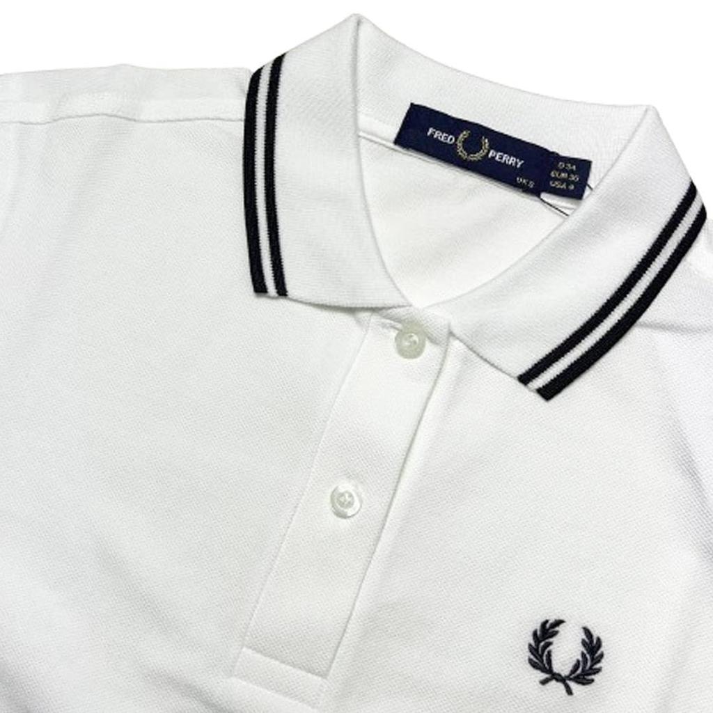 [Fred Perry] Женская футболка-поло, с коротким рукавом, хлопковый пике, с контрастной полоской на воротнике и манжетах, вышивка логотипа, классический крой, TWIN TIPPED G3600 Белый (200) 12 [Пара