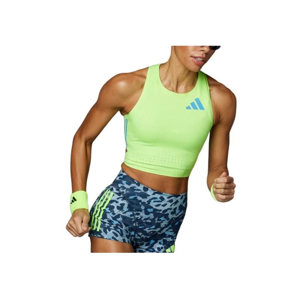 adidas Женская спортивная футболка с коротким рукавом, облегающая, с логотипом спереди, светло-зеленая IT5774