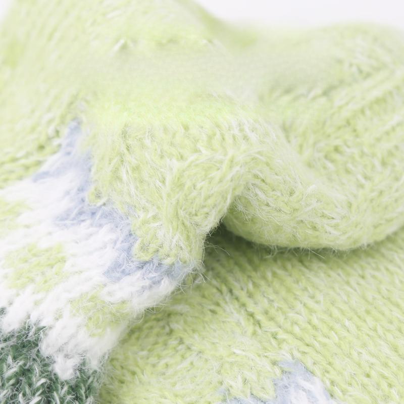 Fashion Plush Floor Socks Women Anti Slip Flower Thick Thermal Socks Autumn WinterAnkle-high Hosiery Slippers Socks Indoor