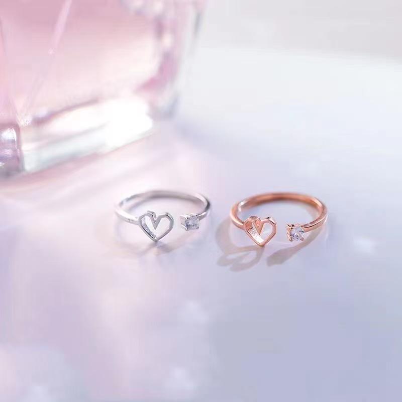 Кольцо с бриллиантом в форме сердца в корейском стиле 2025 года для женщин — полый дизайн, модный подарок для подруг
