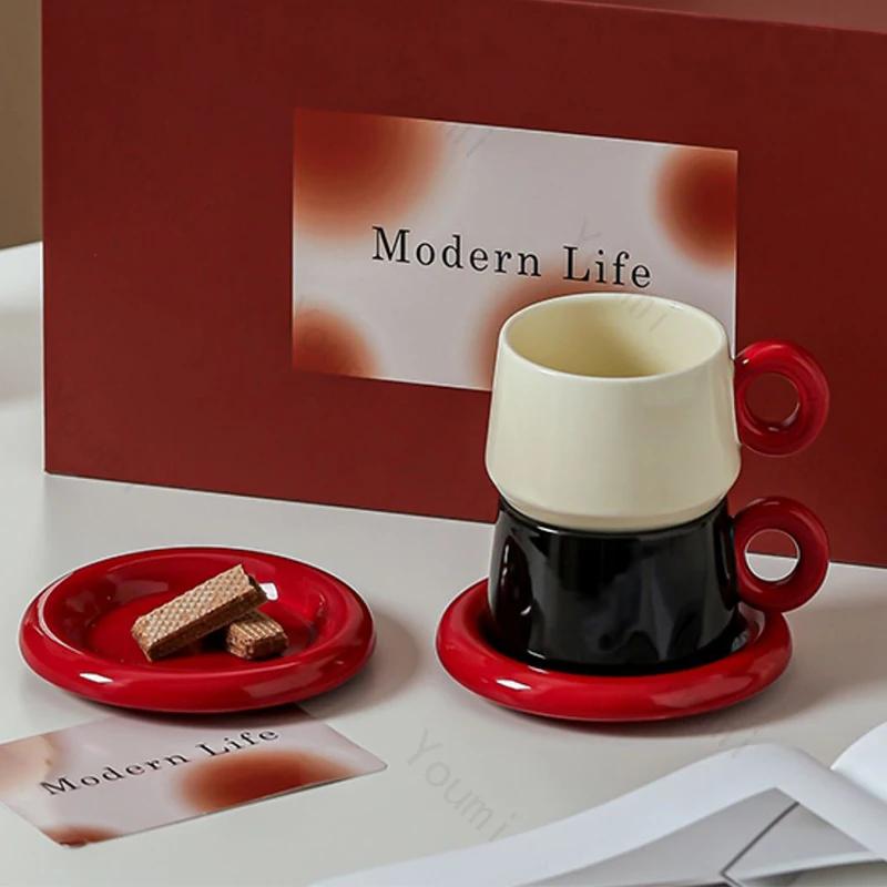 Высококачественные керамические кофейные чашки для свадьбы, домашний набор чашек для послеобеденного чая, легкие кружки для завтрака в отеле класса люкс, праздничные подарки