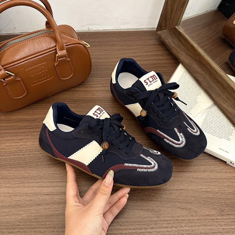 Inner height increase 6cm beaded niche not tired feet German training shoes women's autumn 2025 new versatile Forrest Gump shoes