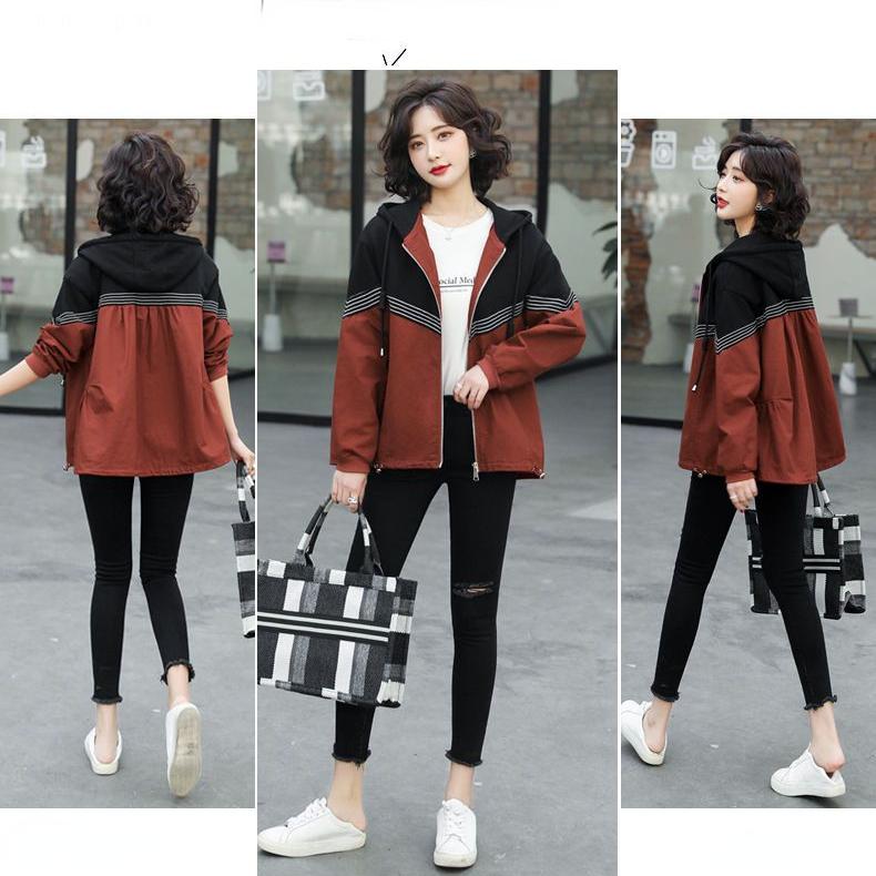 Повседневная женская ветровка свободного кроя с капюшоном и вставками на осень