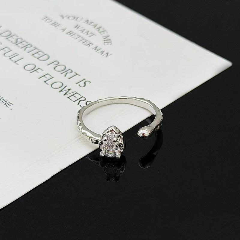 Нежный характер Одиночный бриллиант Простое кольцо с бриллиантом Открытое кольцо Женское Кольцо на указательный палец для работы Нишевый дизайн Чувство стиля