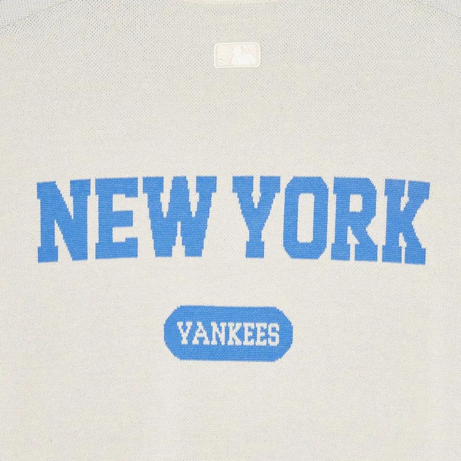 MLB Весна/Лето 2024 Нью-Йорк Янкис Свитер с V-образным вырезом, логотипом сзади, буквенным знаком, вязаный, унисекс, светло-кремовый 3AKPV0141-50CRD