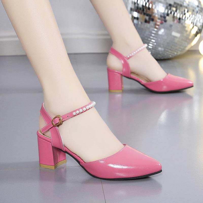 Большие размеры, женские, летние 2024 года, новые сандалии с острым носком, толстые, с жемчужным поясом, на высоком каблуке