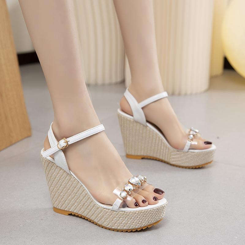 Модные новые элегантные босоножки на толстой подошве с бусинами на высоком каблуке, сексуальные повседневные женские туфли на покатом каблуке, красивая и удобная женская обувь