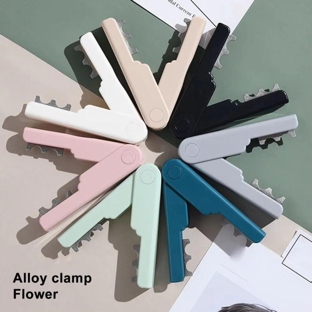 Инструмент для снятия шипов с пальцев и розеток с автоматической пряжкой