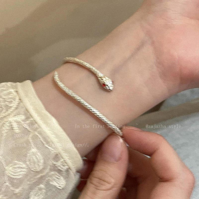 Silver snake winding bracelet women's summer niche exquisite bracelet design sense individual cold wind jewelry irregular design