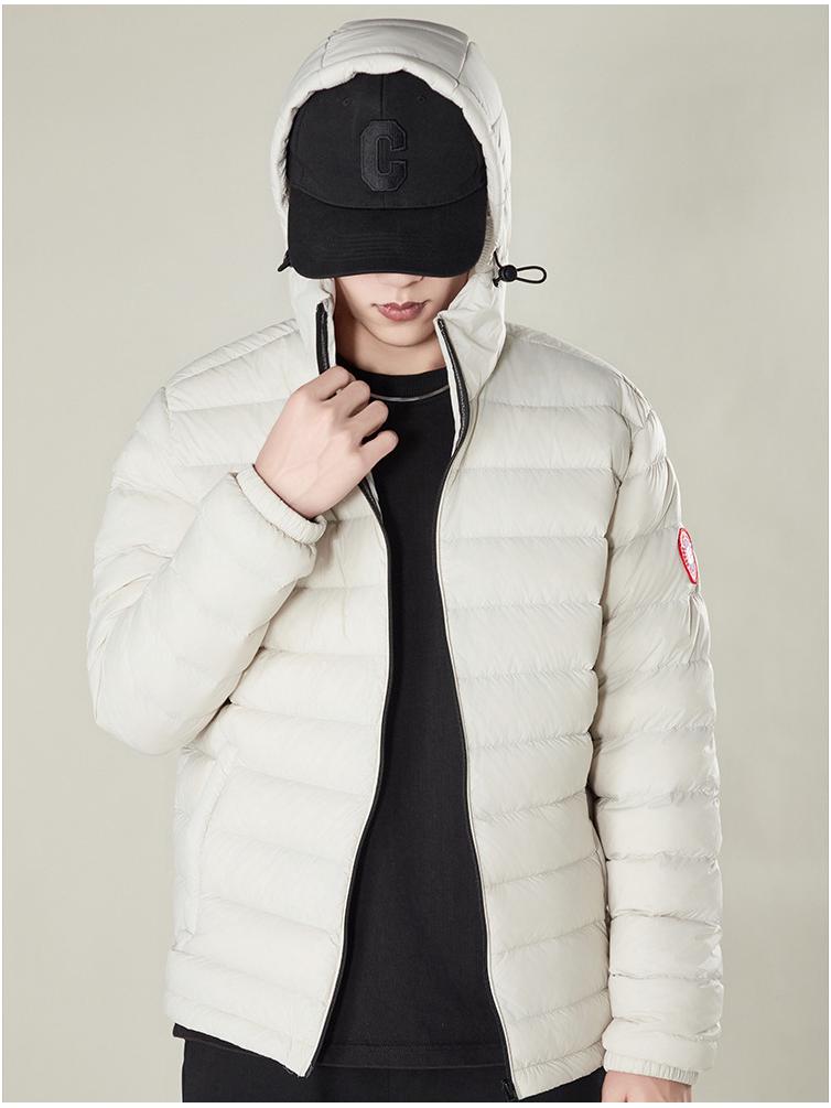 Женская легкая пуховая куртка с капюшоном Canada Goose 2025: Теплая, приталенная, универсальная зимняя верхняя одежда.