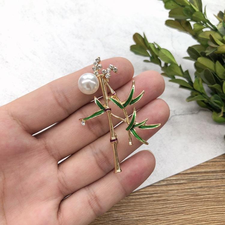 Forest Retro Fairy Tale Versatile Brooch Bee Pearl Temperament Brooch Pin Coat with Accessories