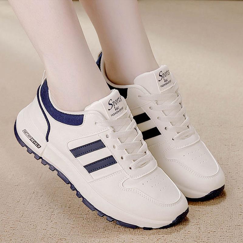 Кроссовки женские кожаные универсальные осенние новые на толстой подошве нескользящие легкие для женщин