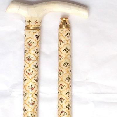 Элегантная складная трость из верблюжьей кости. Идеальное сочетание стиля и мобильности.