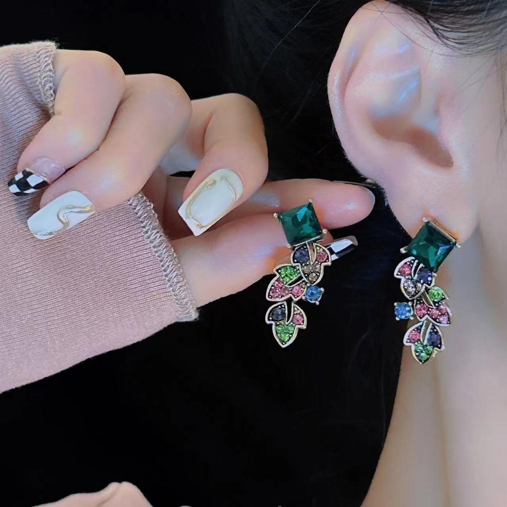 Винтажное винтажное ожерелье с инкрустацией из цветных драгоценных камней в стиле тяжелой промышленности для женщин, преувеличенная индивидуальность, атмосферные серьги, ожерелье, цепочка для свитера