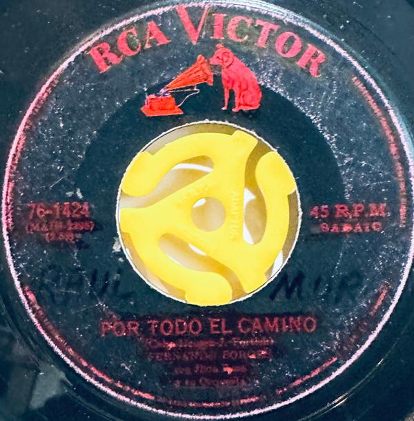 7-дюймовая пластинка FERNANDO BORGES La Del Vestido Rojo Por Todo El C 761424 RCA Victor Mexico Латинская Б/у