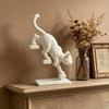 3D-печатная скульптура кошачьей лестницы, динамичная статуэтка котенка, карабкающегося по лестнице, с мини-платформой, современный декор для стола, для офиса и дома