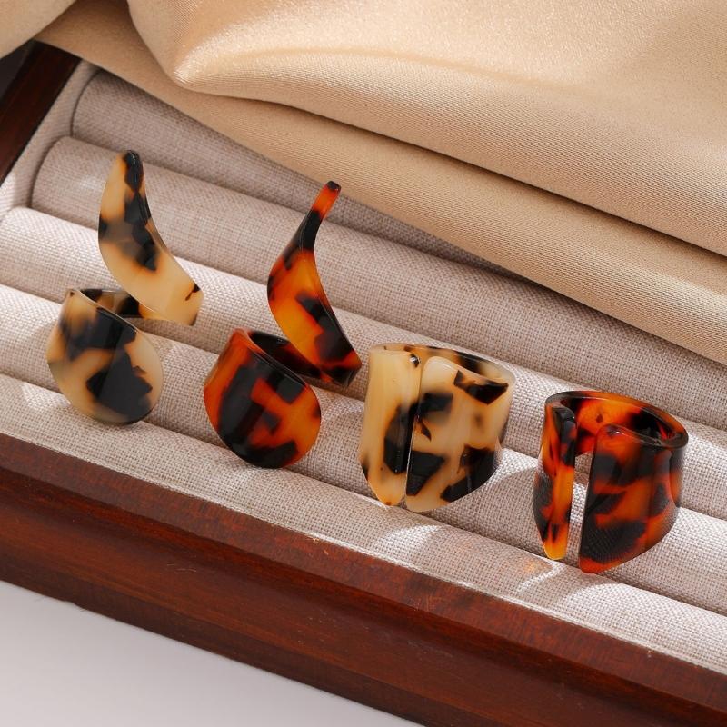 Гибкая посадка Коричневый леопардовый узор Акриловое геометрическое кольцо Легкое удобное Заявление Ювелирный аксессуар