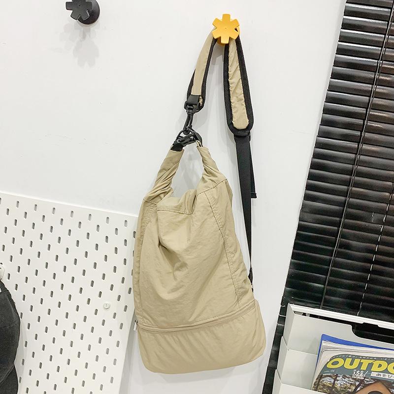 Men'S And Women'S Urban Fitness Wrinkle Leisure Outdoor Sports Anti-Splashing Roll-Up Backpack Large-Capacity Shoulder Bag