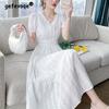 Летние новые чистые хлопковые V-образные вырезы с вышивкой элегантные модные белые платья женские с коротким рукавом талии милое платье-халат женское платье Vestido
