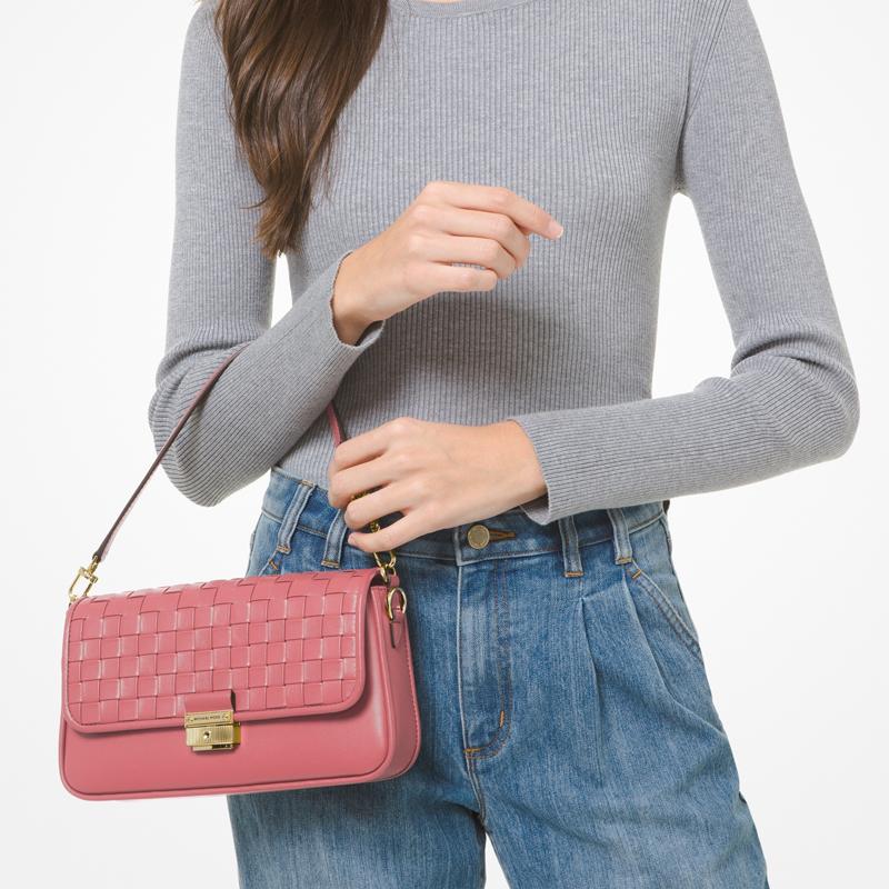 Michael Kors Mk Bradshaw Однотонная Сумка-багет из кожи с цепочкой и стеганой фактурой, с клапаном, с логотипом-буквой, Женские сумки, Светло-розовый 30S1G2BL1T-644
